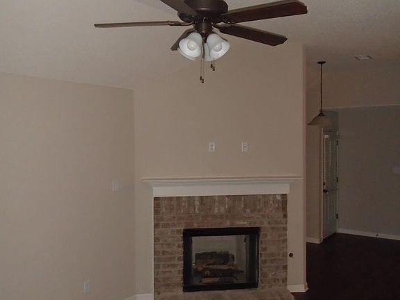 4th image of 5725 Sycamore Woods Dr
