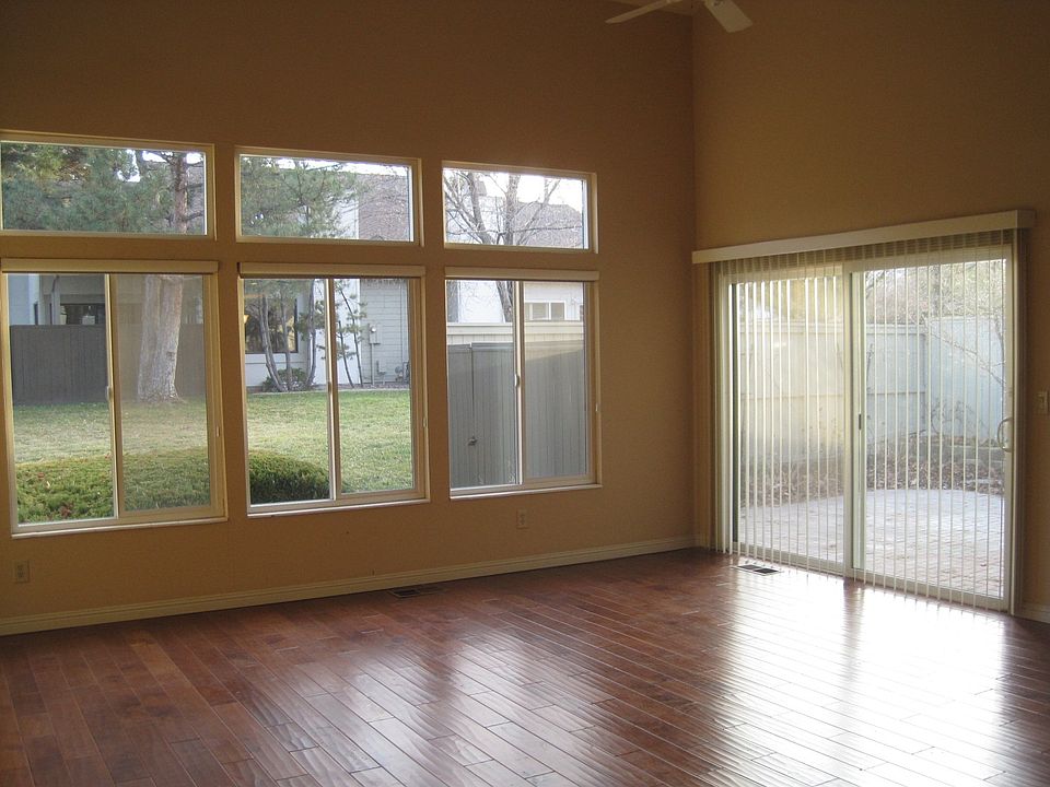 family room with vaulted celling