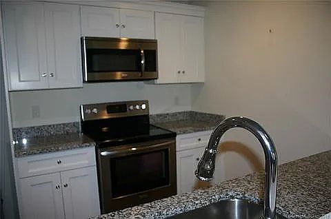 4th image of 2 Island Hill Avenue #3