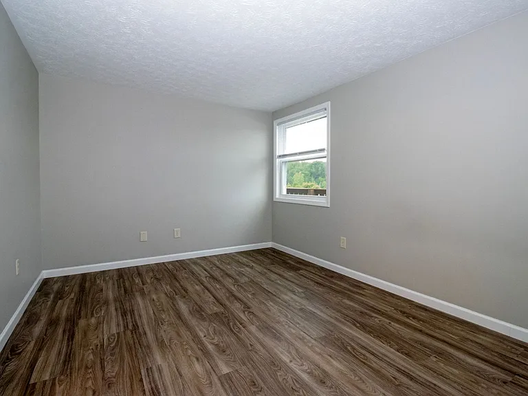 1155 N Elm St #F — Photo 7