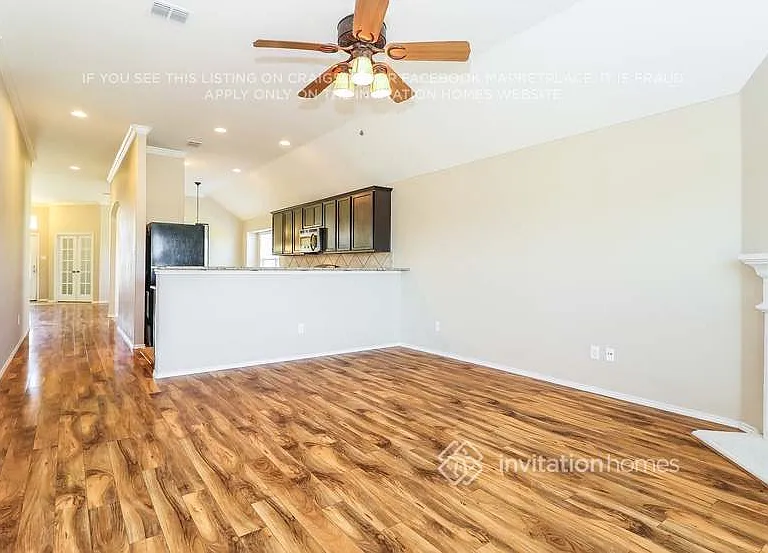 1208 Geddes Ct — Photo 3