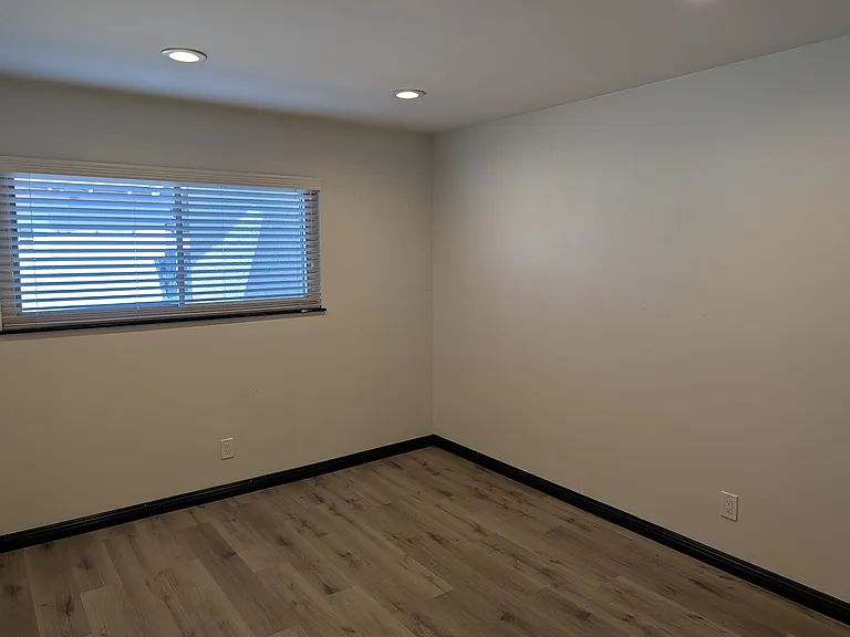 824 Sheridan St — Photo 8