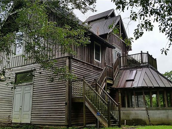 2nd image of 20252 Harbor Cir