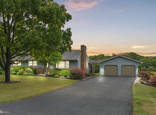 140 Green Ridge Rd, Carlisle, PA 17015