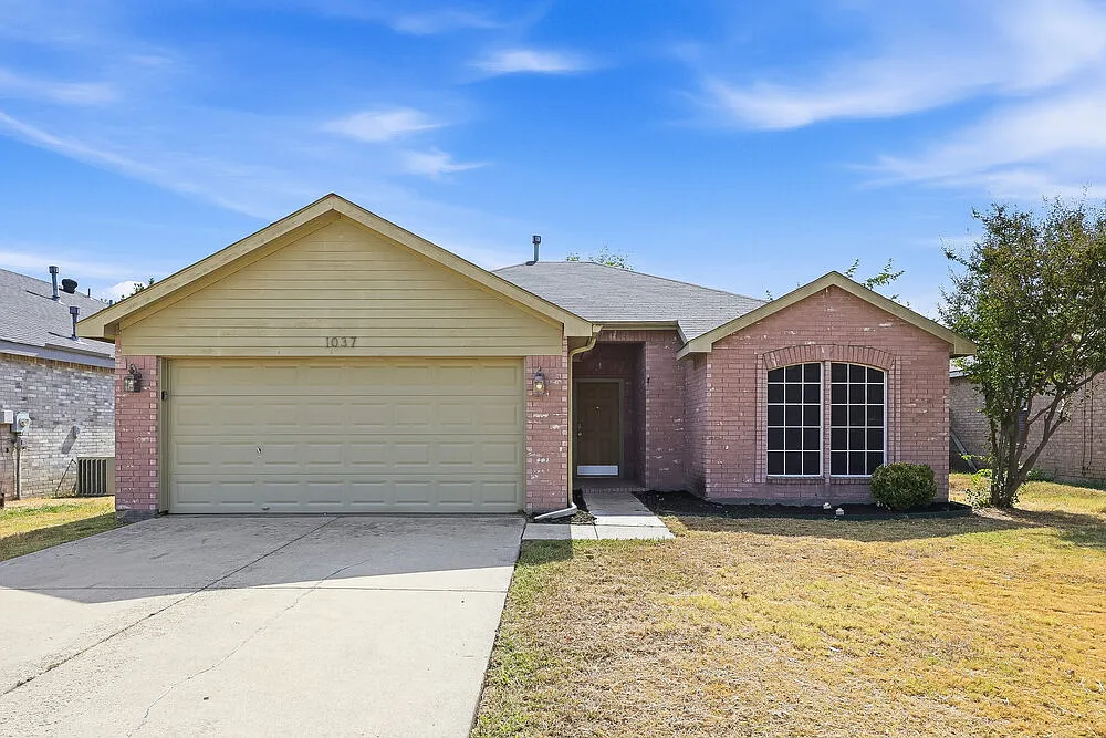 3 bed, 2.0 bath, 1434 sqft, $2,020 — Photo 1