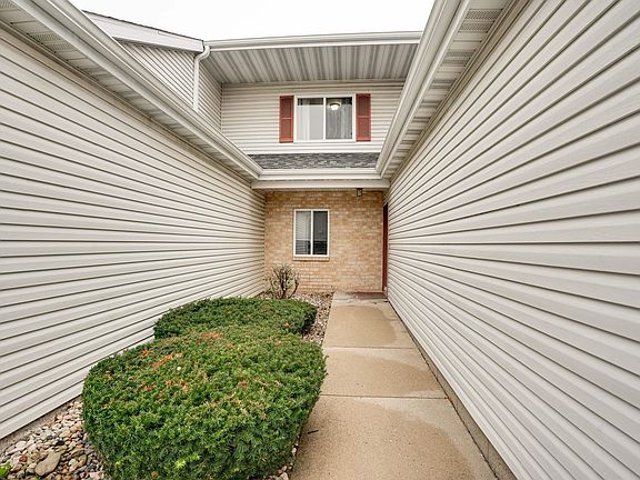 2nd image of 964 Rockefeller Ln