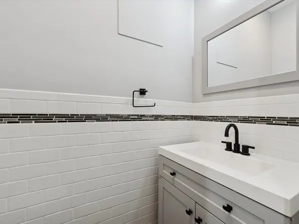 2521 E Dauphin St, Philadelphia, PA 19125