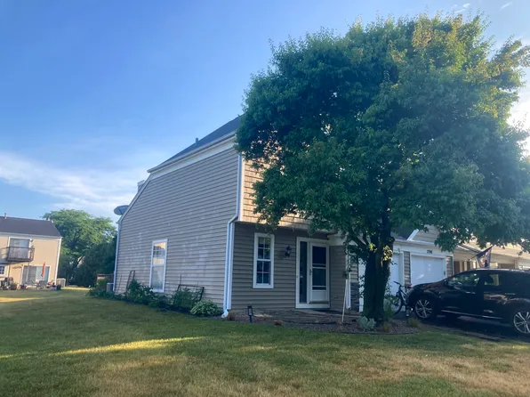 1800 College Green Dr, Elgin, IL 60123