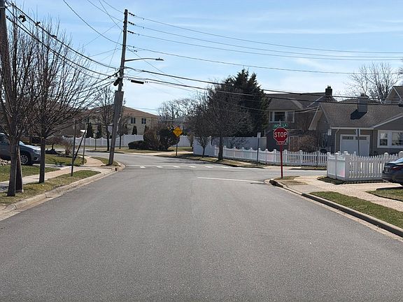 4th image of 159 Regent Dr