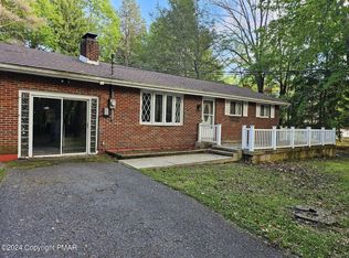 2538 Camelback Ave, Henryville, PA 18332