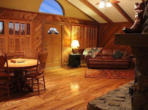 3rd image of 1095 Cliffside Dr