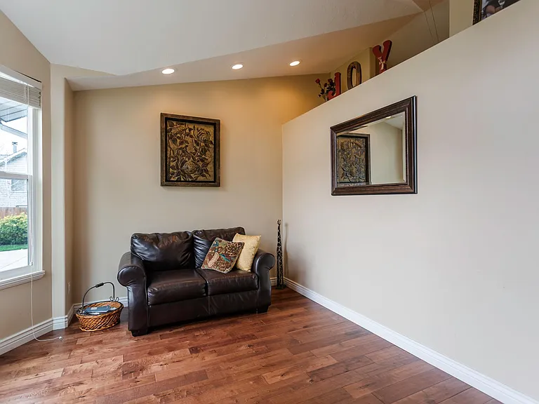 4624 S Quiet Cir — Photo 2