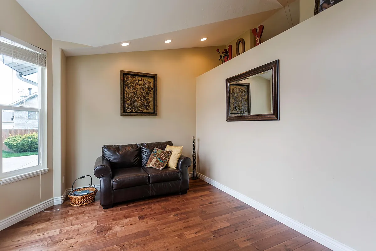 Building Photo - 4624 S Quiet Cir