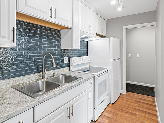4th image of 4030 15th Ave S APT 7C