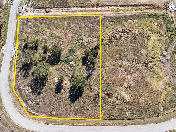 2nd image of 2235 Sundance Rd