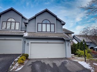 34 Woodcliff Ter, Fairport, NY 14450