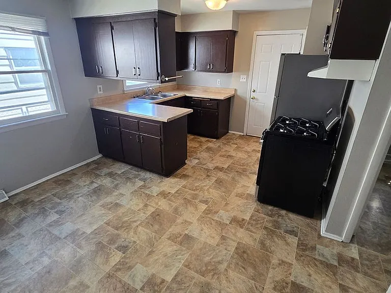 8576-8578 N 107th St. (Townhouse) — Photo 4