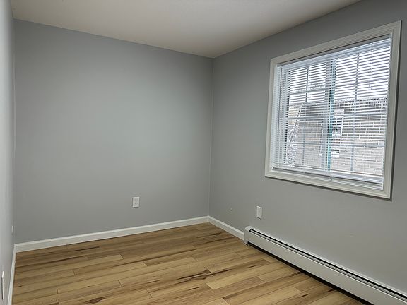4th image of 319 Park St APT 6