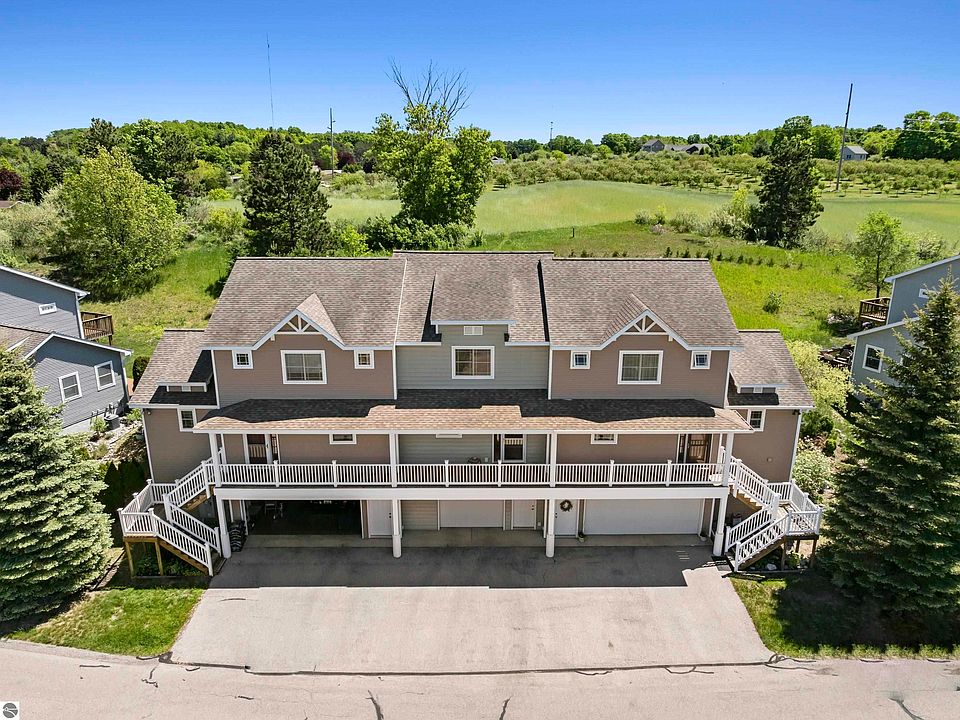 1st image of 4924 Black Bear Dr