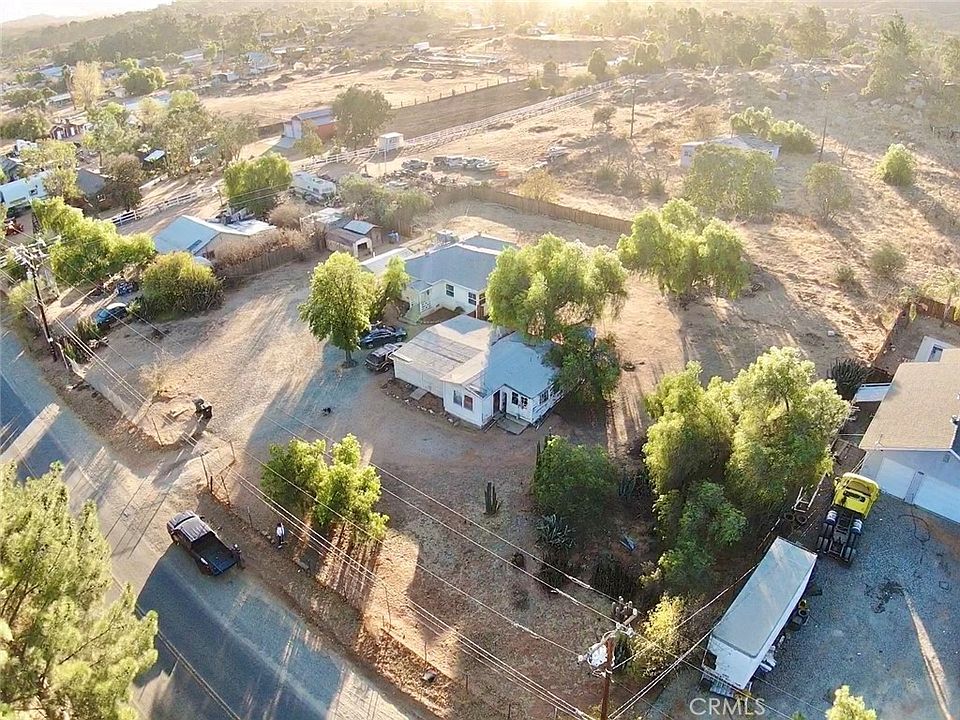 peachページです 26805 Peach St, Perris, CA 92570 | Redfin