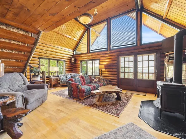 26500 Teal Ct, Tehachapi, CA 93561