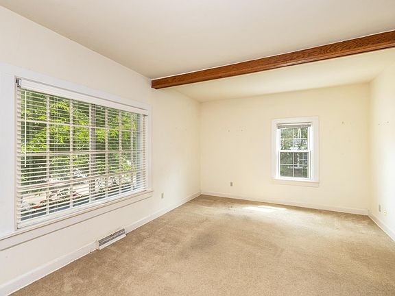 3rd image of 921 E Colfax Pl