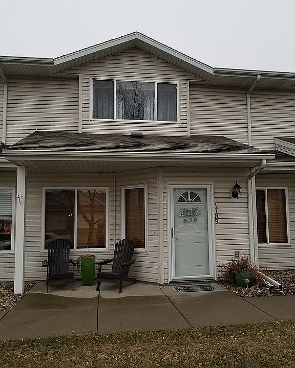 2-story Townhome; newer roof