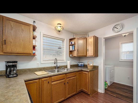 5th image of 4780 Yellow Pine Ln
