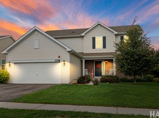 1798 Newberry Ln, Hoffman Estates, IL 60192