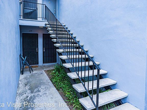 4th image of 4750 Noyes St APT 118