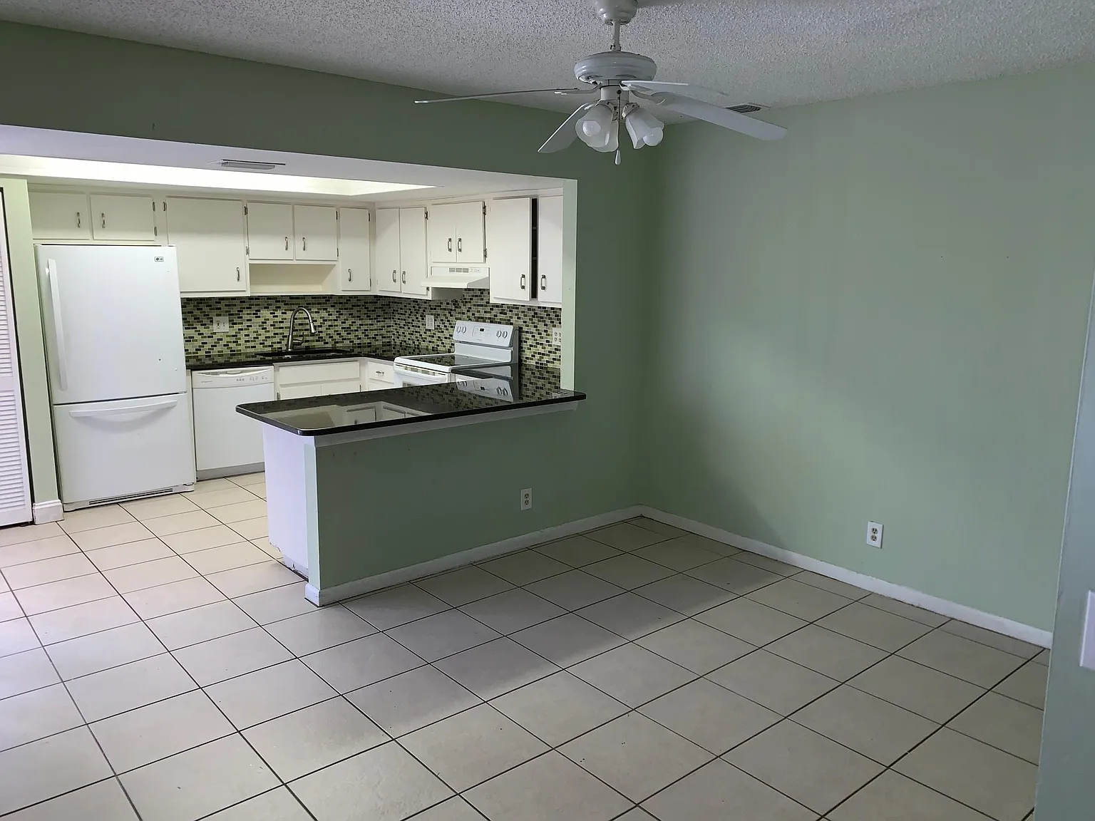 1616 Shaker Cir — Photo 4