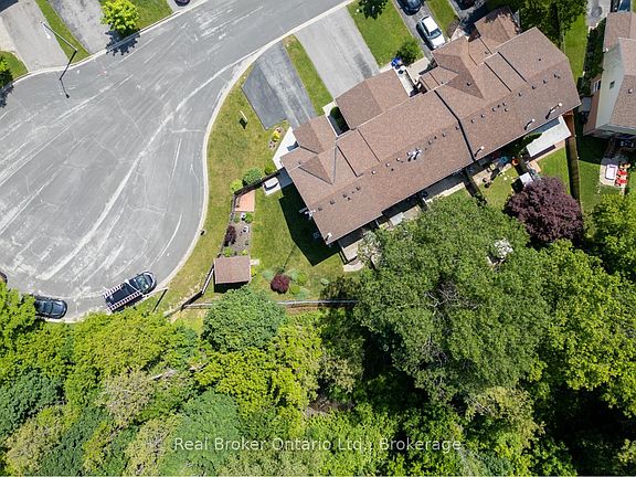 5th image of 10 Climie Ct
