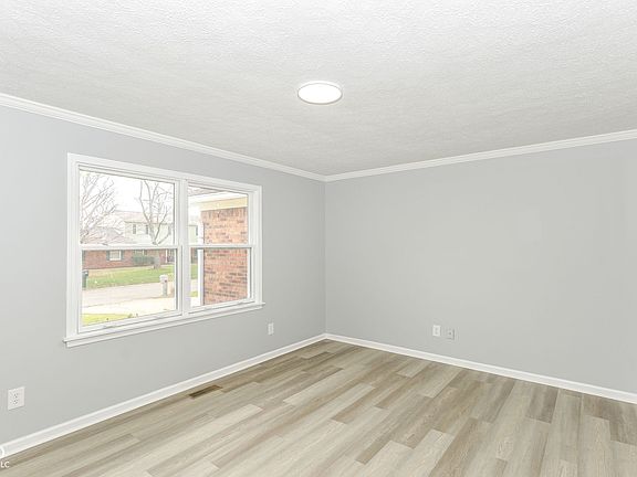 3rd image of 6035 Buckskin Ct