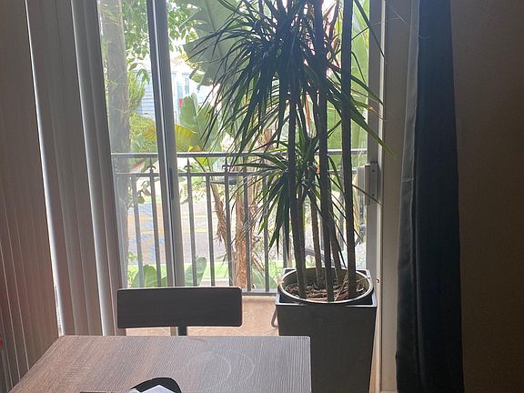 5th image of 1128 Ocean Park Blvd #209