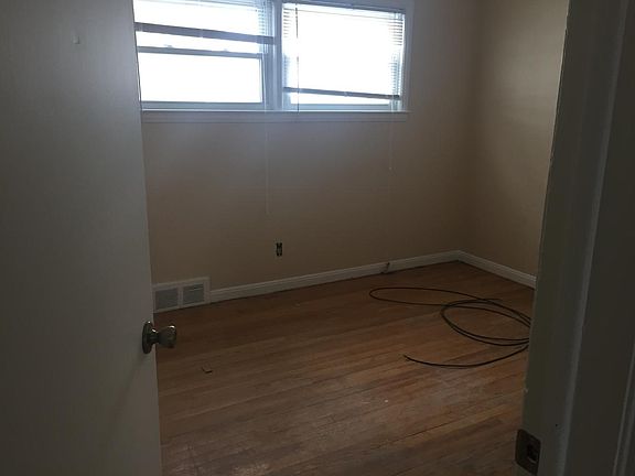 5th image of 1715 E Granet Ave