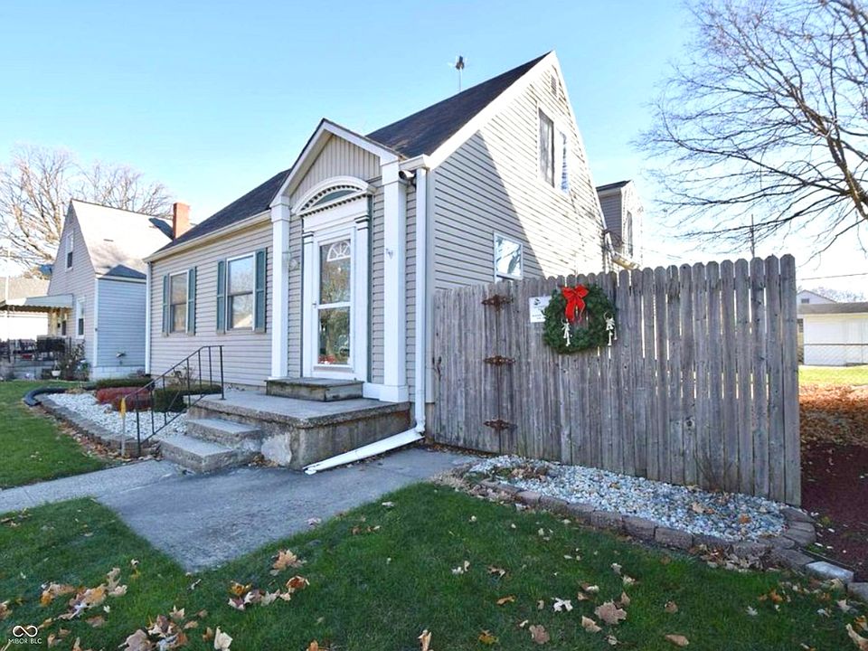 2nd image of 2204 S Pershing Dr