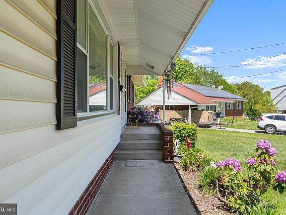 4th image of 7900 Oland Ct
