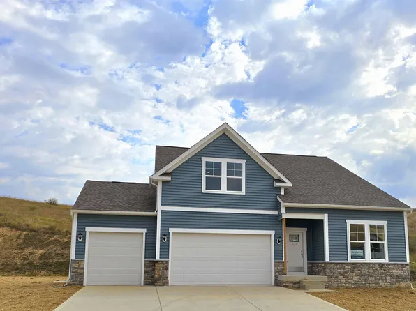 373 Lexington Cir, Bridgeport, WV 26330