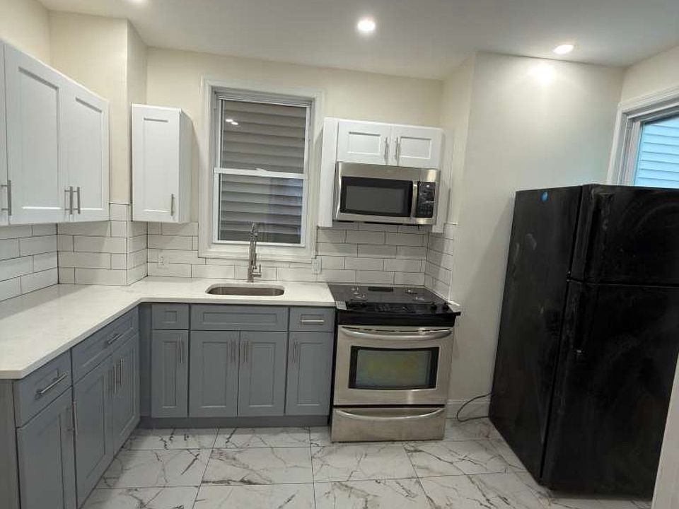 1st image of 150 Armstrong Ave #2