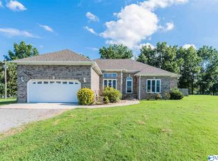 3890 Fry Gap Rd, Guntersville, AL 35976