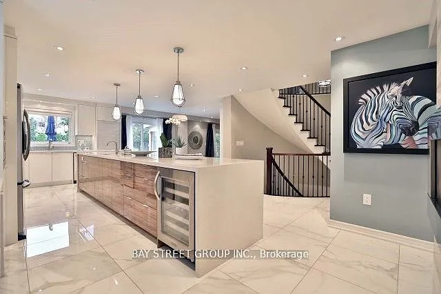 215 River Oaks Blvd E — Photo 5