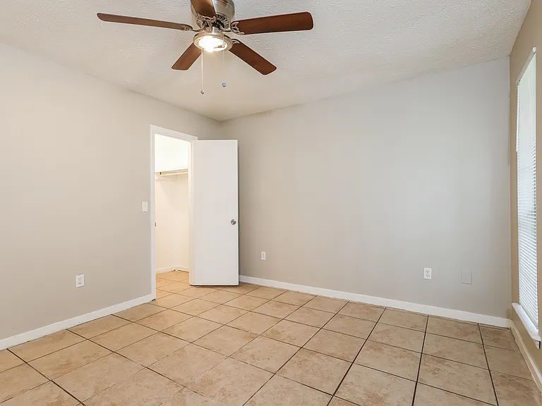 4946 Hanging Oak Dr — Photo 12