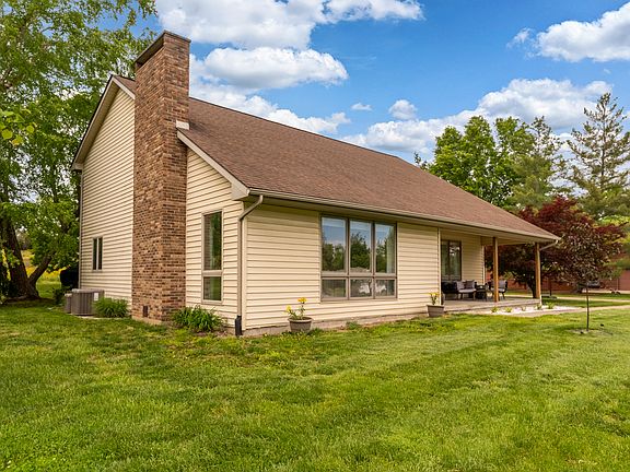 3rd image of 11499 Laurelwood Ln