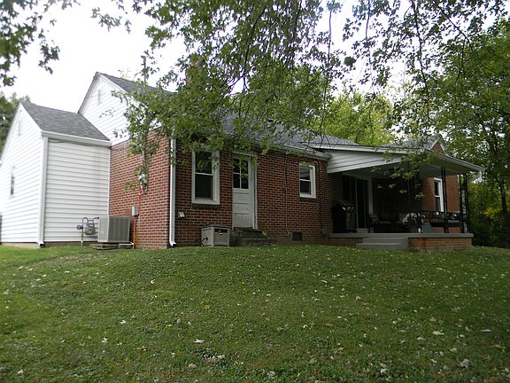 3rd image of 695 W Mill St