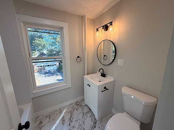 5th image of 39 Webb St #2