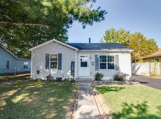 612 Sotier Pl, Wood River, IL