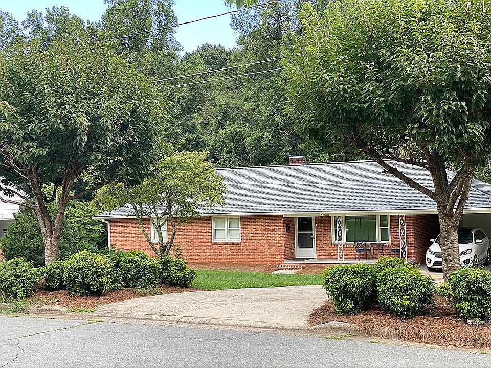 2nd image of 3940 Glen Oak Dr