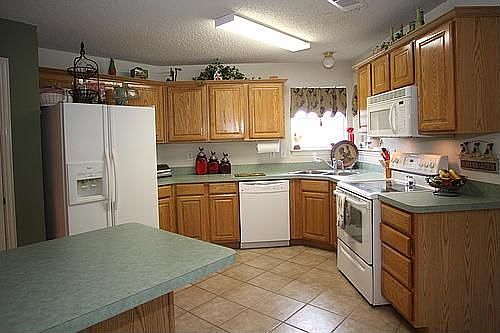 5th image of 4208 Bent Oaks Dr