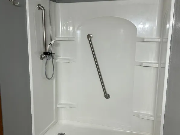 603 Code Ave S APT 1, Park River, ND 58270