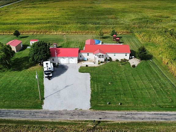 2nd image of 2104 Finch Ln